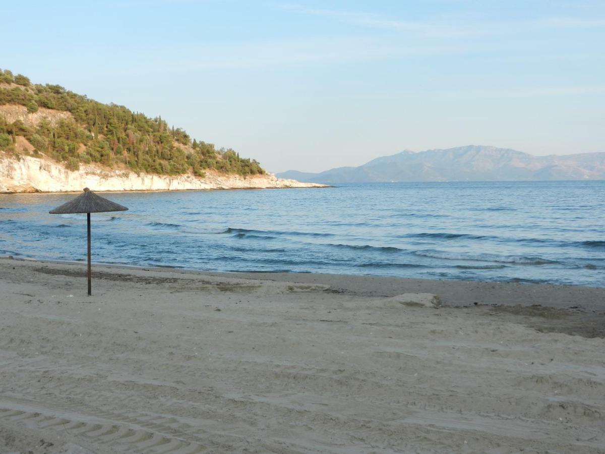 Aspri Ammos House Apartment Kavala Bagian luar foto